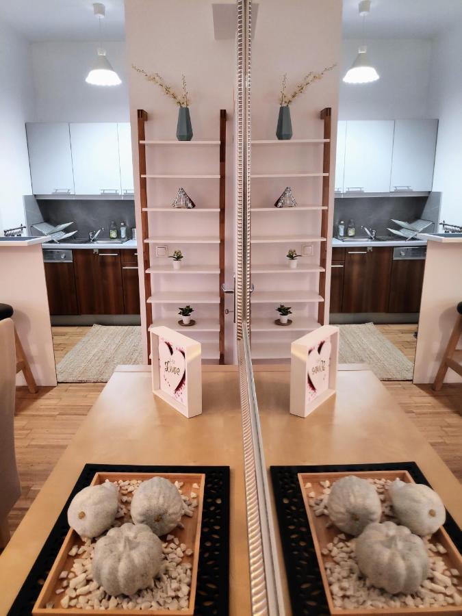 Nd Exquisites Wundervolles Ruhiges Terrassenapartment Mit Garage Wien Ngoại thất bức ảnh