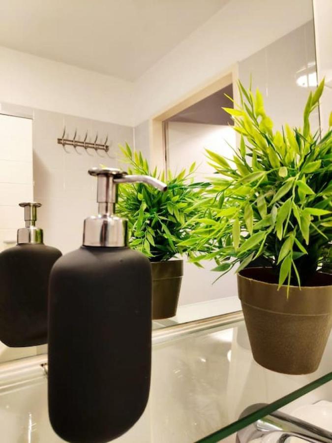 Nd Exquisites Wundervolles Ruhiges Terrassenapartment Mit Garage Wien Ngoại thất bức ảnh